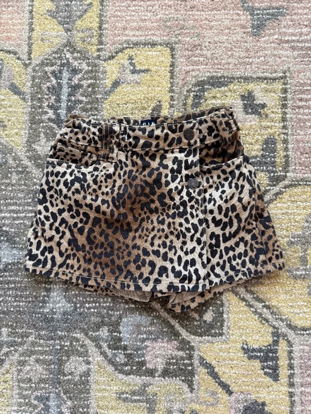 Girls GAP leopard skort size 6